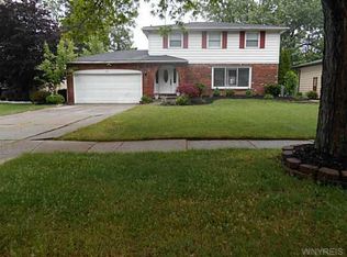 391 Vine Ln, Amherst, NY 14228