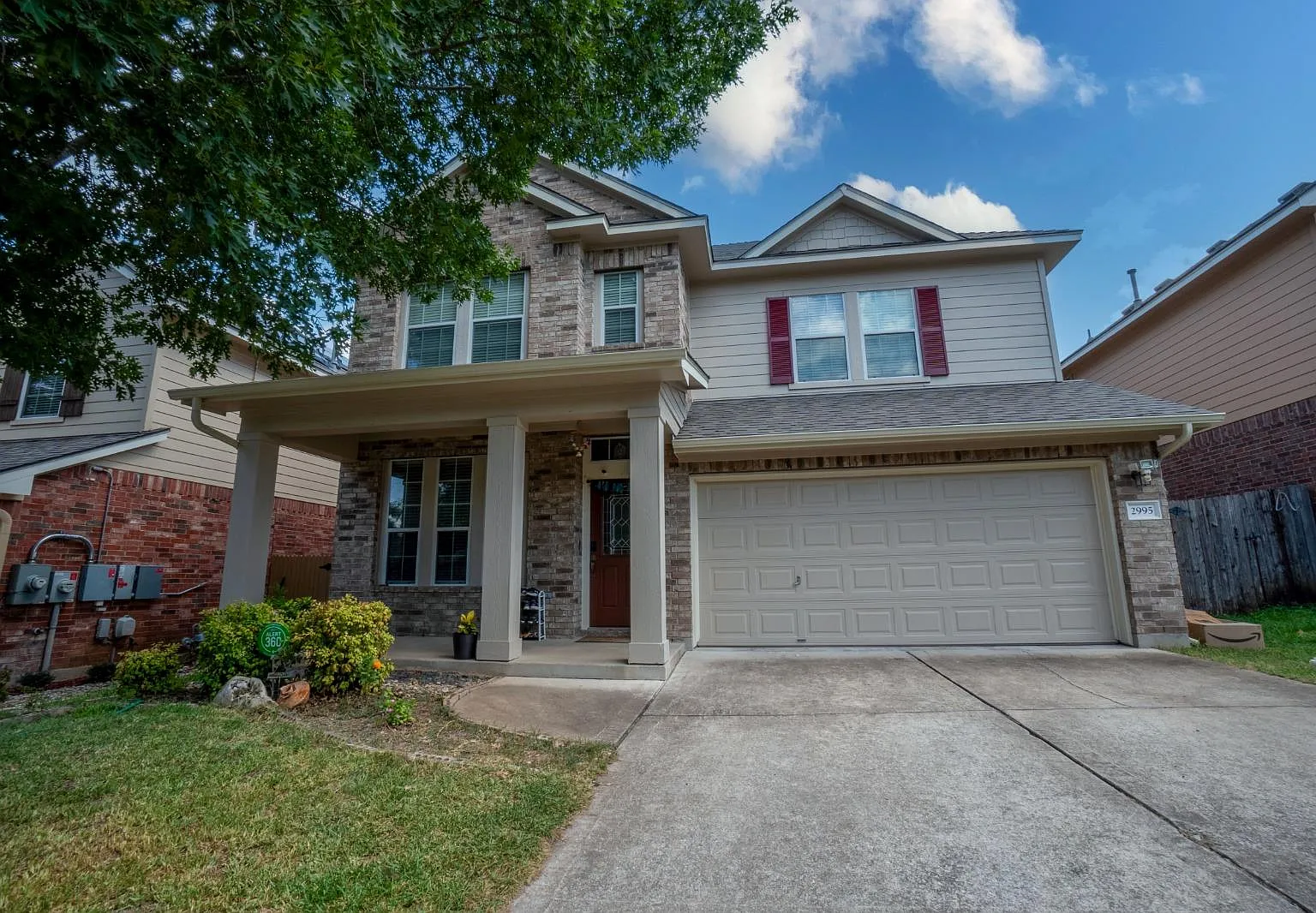 4 bed, 2.5 bath, 2334 sqft, $2,400 — Photo 4