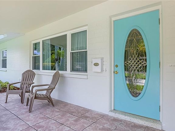 2nd image of 111 45th Ave NE