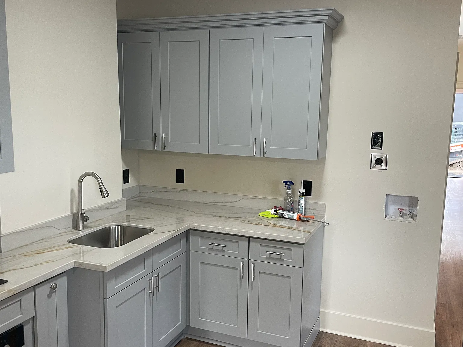 2 bed, 1.5 bath, 800 sqft, $1,295 — Photo 2