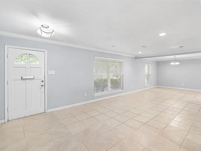 6002 McKnight St — Photo 4