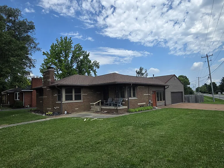 30 E North St — Photo 1