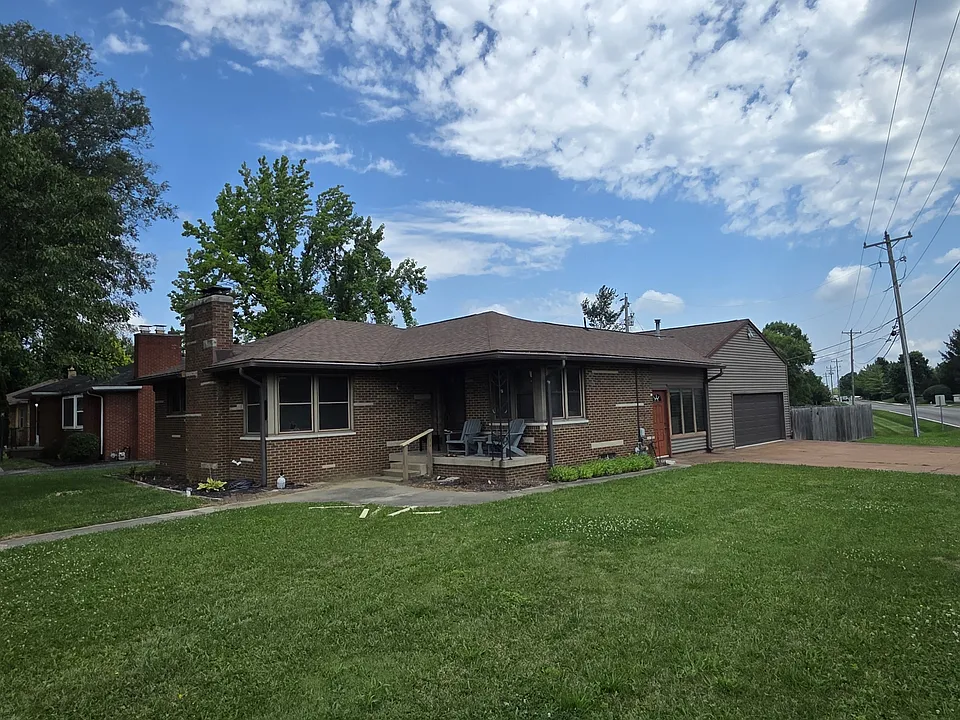 30 E North St