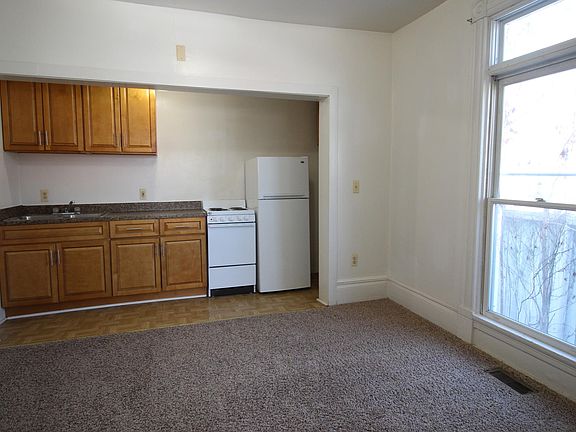 3rd image of 315 N Washington St APT 1