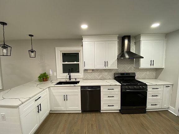 3rd image of 3187 Woodlynne Way