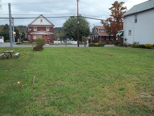 1st image of 849 3rd Ave