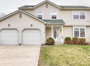 3693 Mountshannon Rd, Columbus, OH 43221