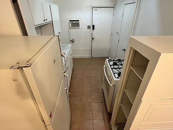 5th image of 115 E Alturas St #We115-4