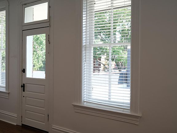 4th image of 4396 Chouteau Ave #C