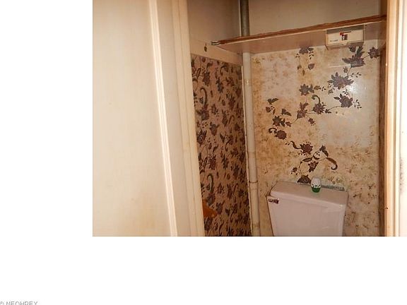 4th image of 521 2nd St