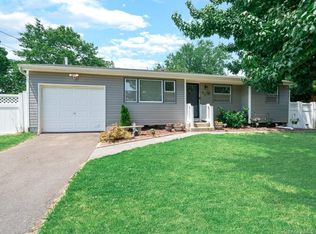 52 S Larry Road, Selden, NY 11784