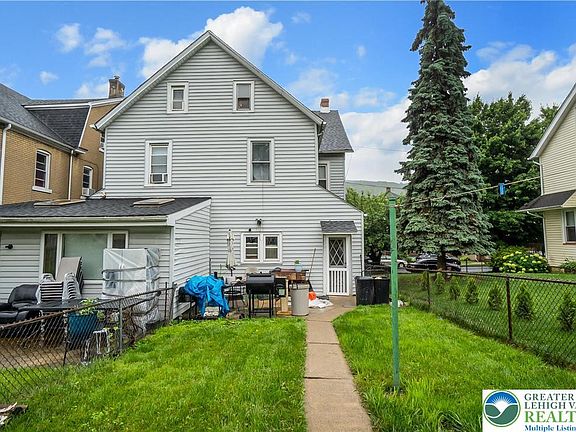 4th image of 1037 Seneca St