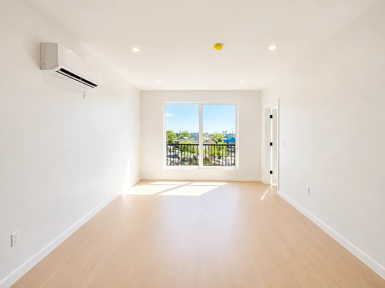 74 Webster St #1AA — Photo 2