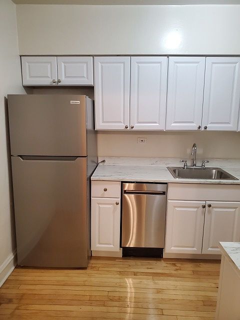 1st image of 6536 N Francisco Ave #1E