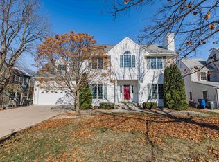 103 Ivanhoe Rd, Waterloo, IA 50701