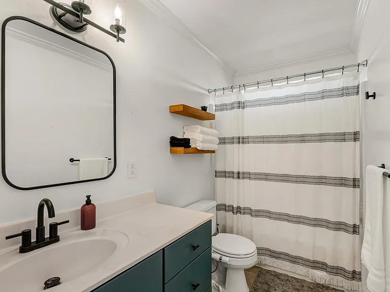710 Inwood Dr — Photo 17