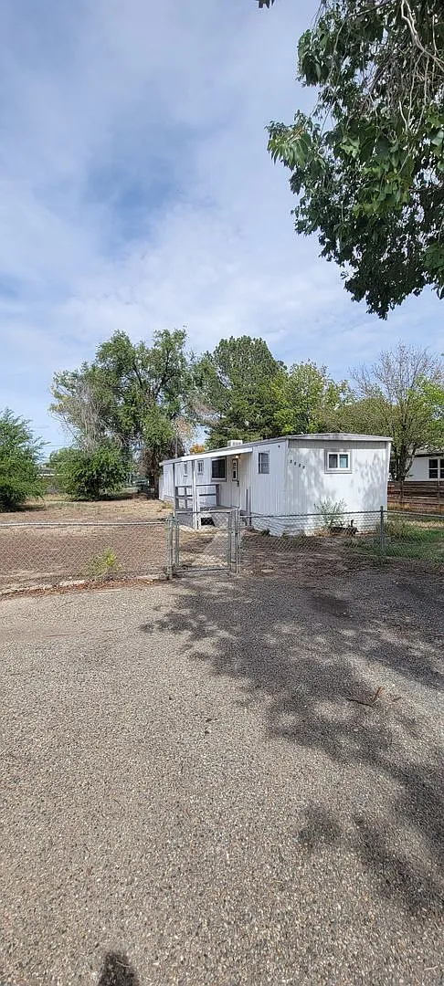 Cozy 3 Bed Mobile Home — Photo 1