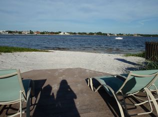 510 Via Villagio, Hypoluxo, FL 33462