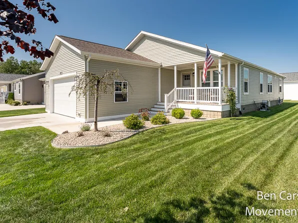 5227 Floral Wood Ln, Holland, MI 49423