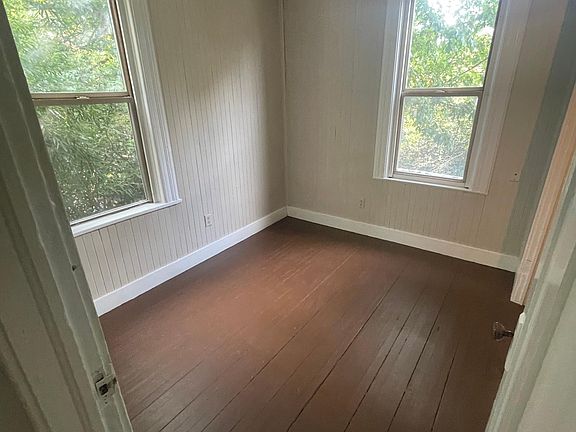 2nd image of 857 S Trenton St #2