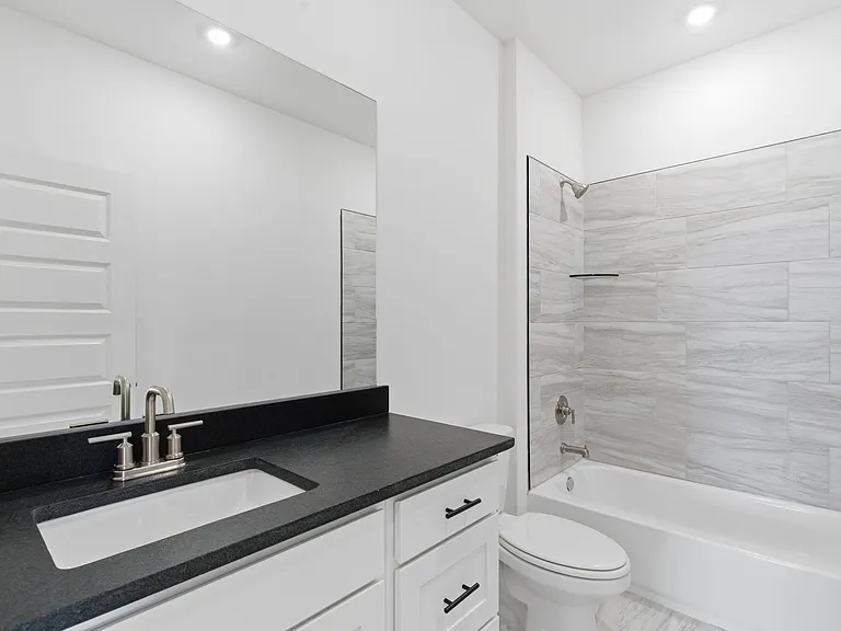 1835 E Fiji St — Photo 12