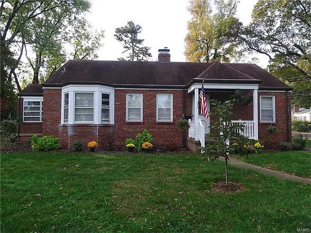 122 E Drake Ave photo 1