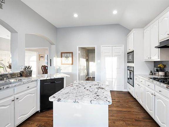 3rd image of 5395 Golfside Dr