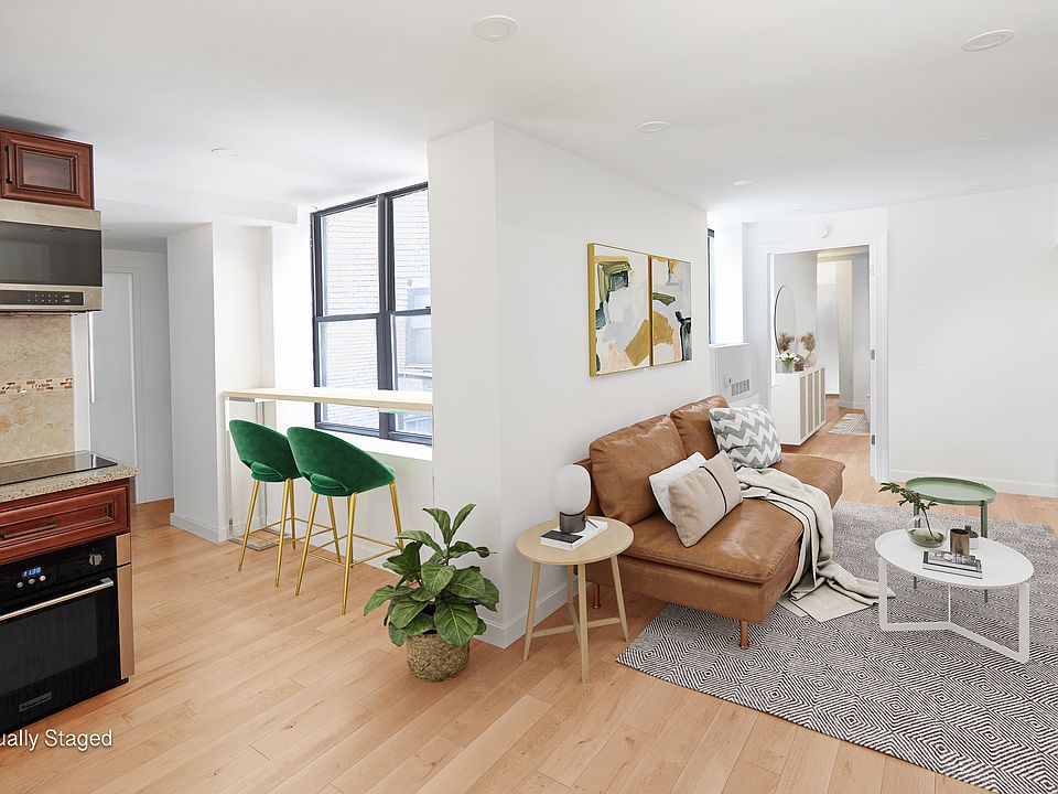 1st image of 150 W 51st St #1528