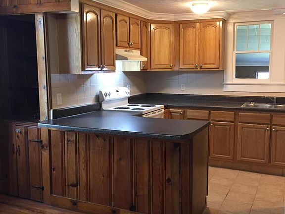 5th image of 801 Radford Pl