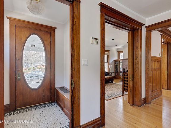 5th image of 713 W Hutchinson St