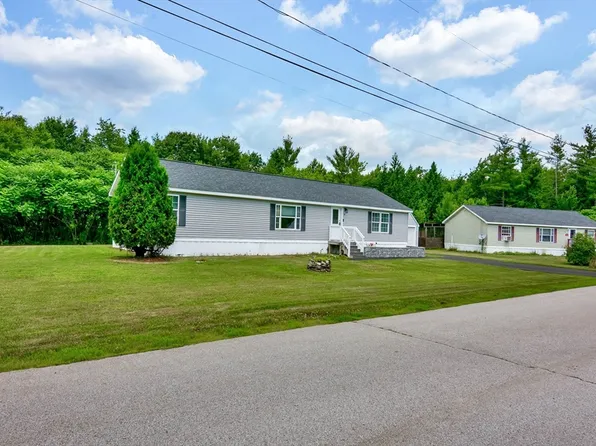 20 Raiders Ln #20, Raymond, NH 03077