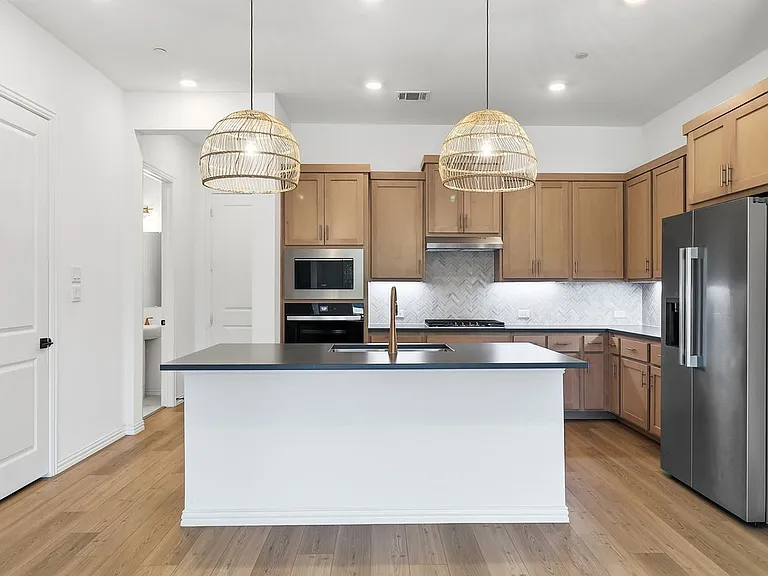 1264 Daybreak Dr — Photo 9