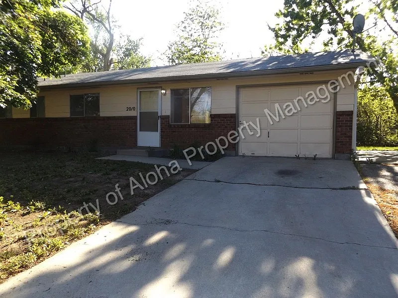 2010 N Hailey Ln