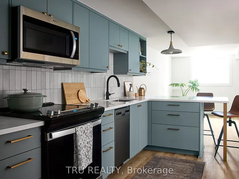 2643 Don St #B — Photo 4