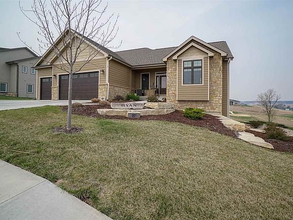 2nd image of 3009 Fieldhouse Cir