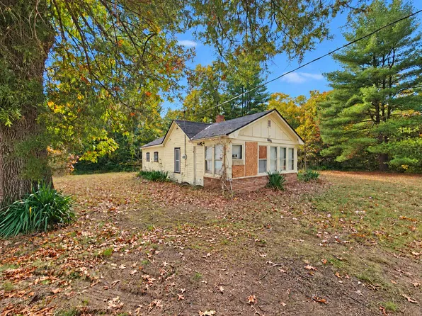 4102 Monroe Rd, Allegan, MI 49010