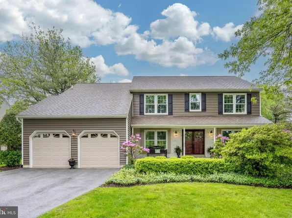 211 Ravenwood Rd, Exton, PA 19341
