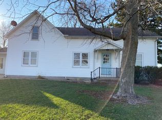 623 E 800 North Rd, Milmine, IL 61855