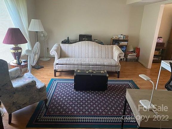 5th image of 2412 Elizabeth Ave