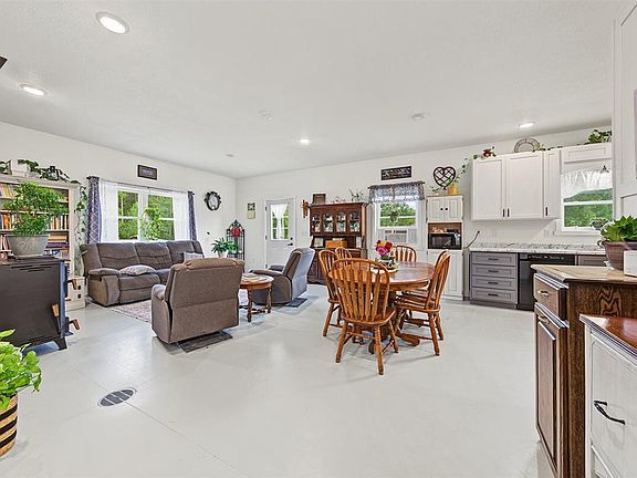 4th image of 16291 Hassock AVENUE