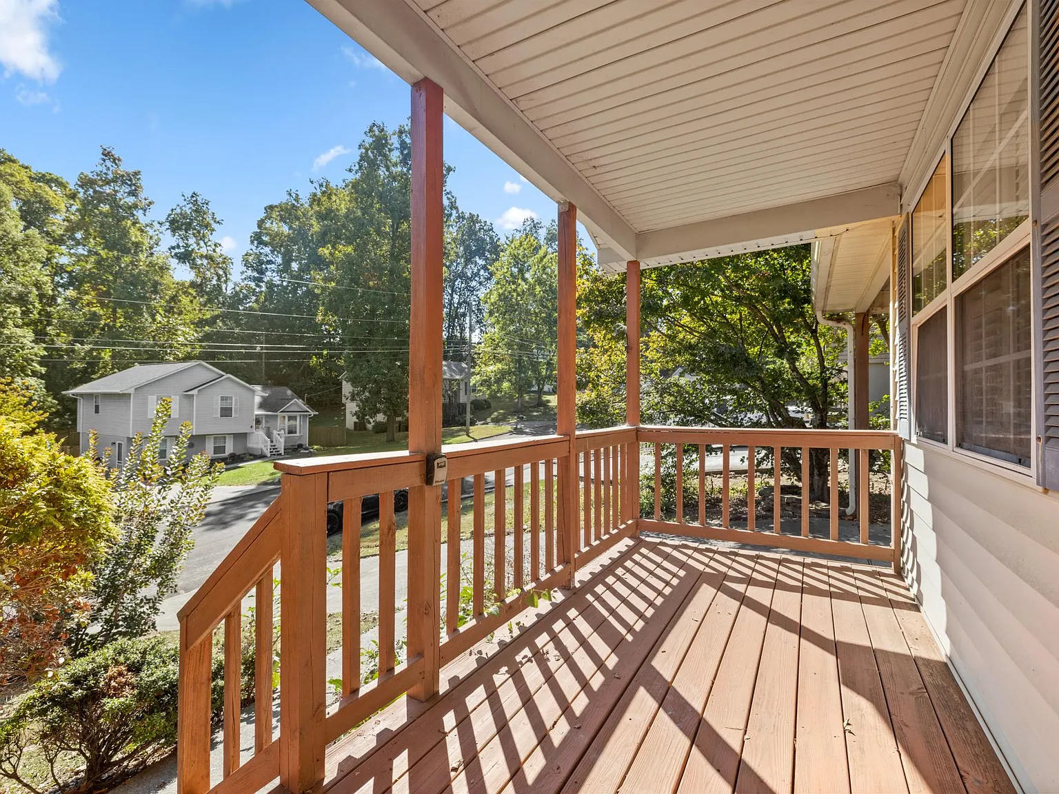 3 bed, 1200 sqft, $1,985 — Photo 3