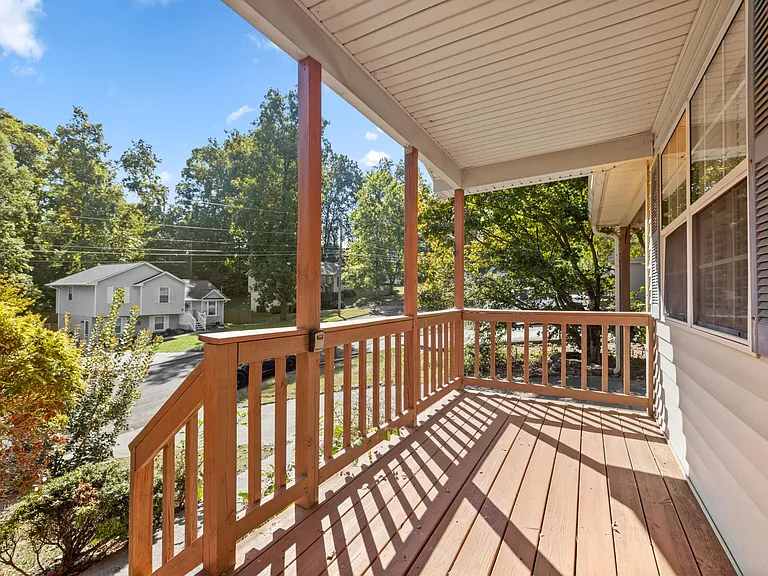 3925 Abercorn Rd — Photo 3