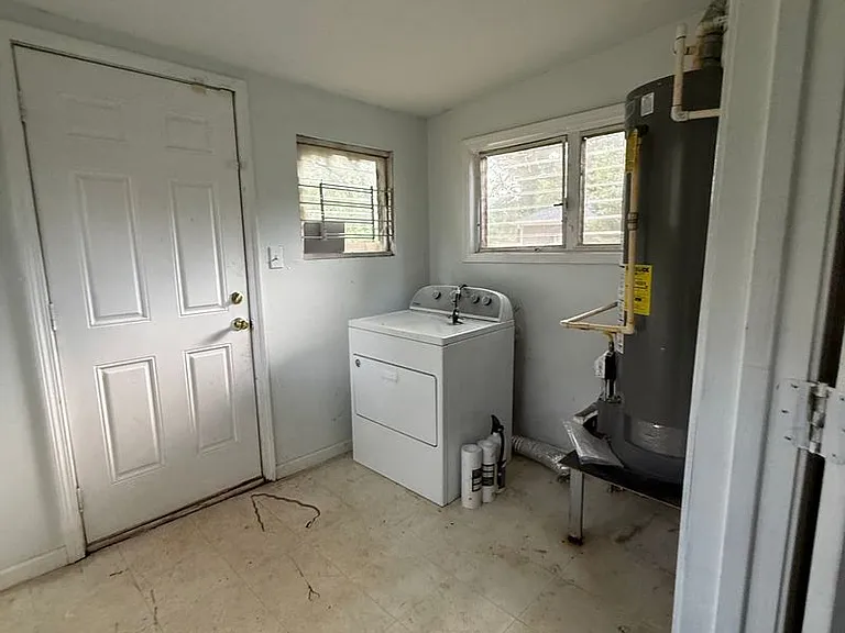 1356 Almont Dr SW — Photo 11