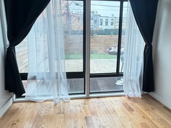 42 Grove Street image 2 of 9