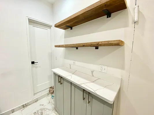 Rented by J PRESTON AND ASSOCIATES INC | media 14