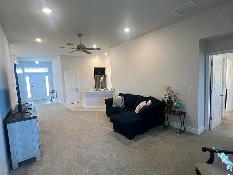 1843 Middlebury Dr SE — Photo 3