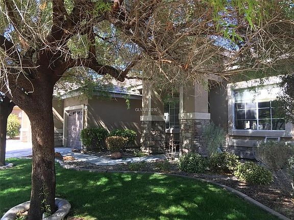 2nd image of 252 White Willow Ave