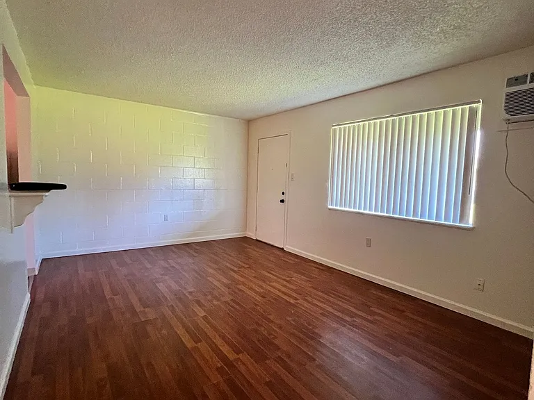 Parkside Apartments — Photo 4