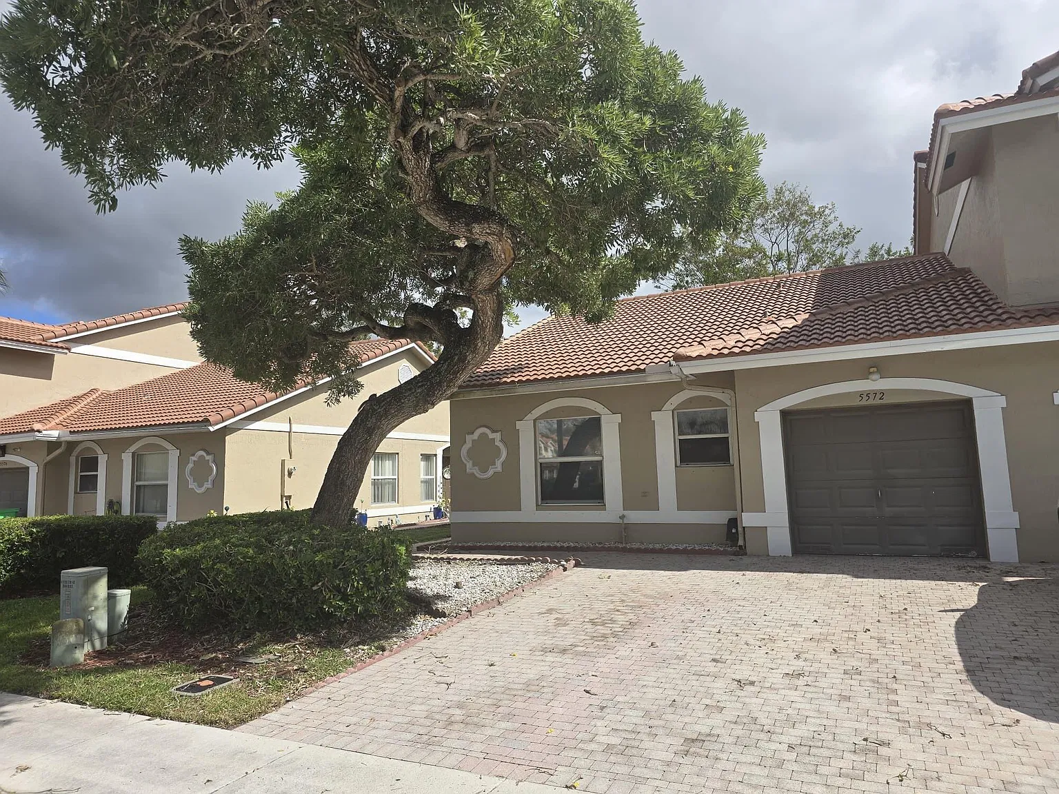 3 bed, 2.0 bath, 1137 sqft, $2,850 — Photo 3