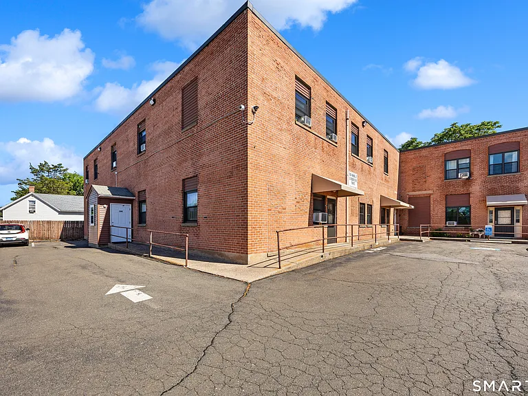 180 N Cherry St #15 — Photo 18